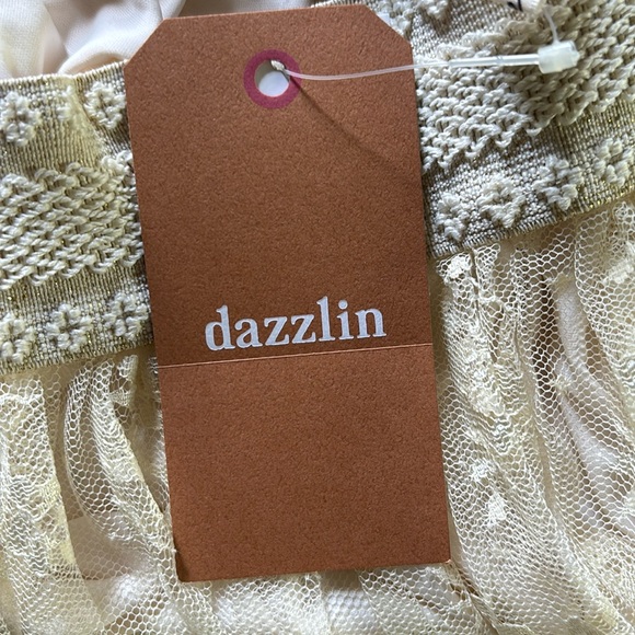 Lace skirt Japanese brand dazzlin new with tag size small - Picture 2 of 5